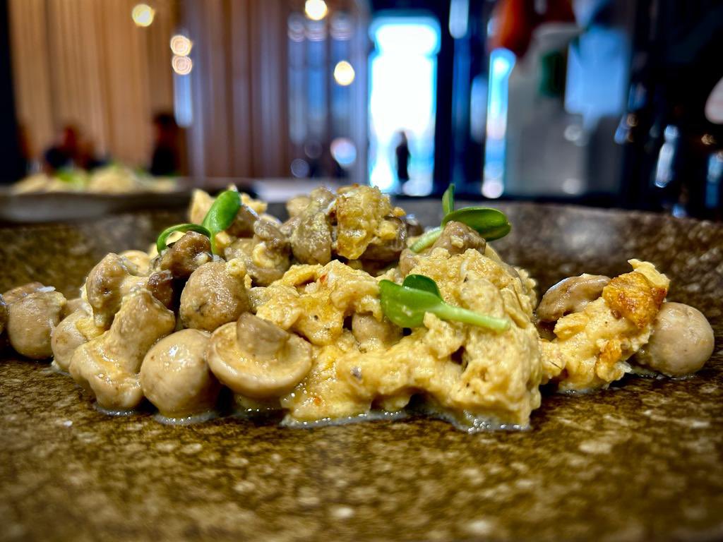 Revuelto de SETAS DE MAYO, todo un espectáculo 🤤

#burgos #burgosgastronomia #chefoscaralonso #rico #seta #micologia #micology #gastronomia #gastronomy #foodporn #foody #foodstagram