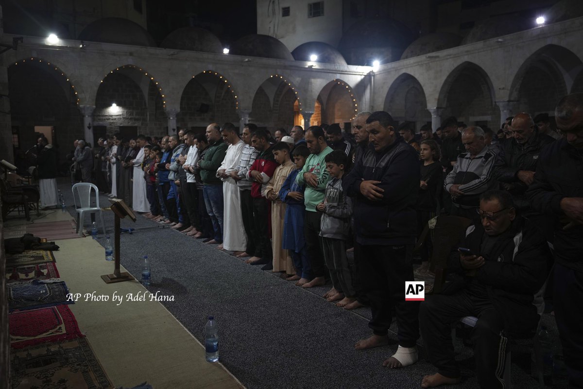 adelhana0's tweet photo. #Palestinian #Muslim #worshippers #pray during #Laylat al-Qadr, also known as the #Night of #Destiny, at al #Sayed #Hashim #mosque in #Gaza City, early Tuesday, April 18, 2023. (#AP #Photo/Adel #Hana) #adelhana
@APNews https://t.co/RXVEAy6P1U