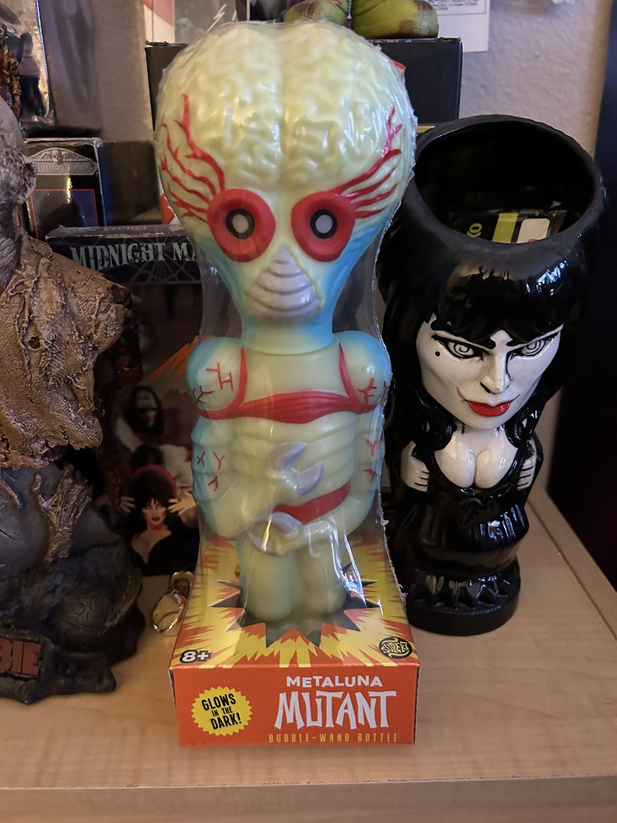 HorrorColl tweet picture