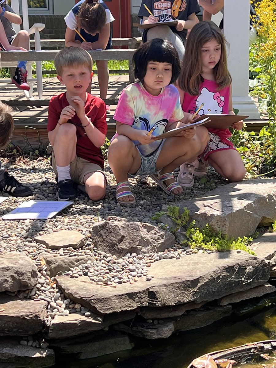 YoungmanTeach's tweet photo. Earth Day nature walk. We found living and nonliving things in our courtyard.
@TuckahoeSchool @TESschoolyard https://t.co/uw8SarmWx3