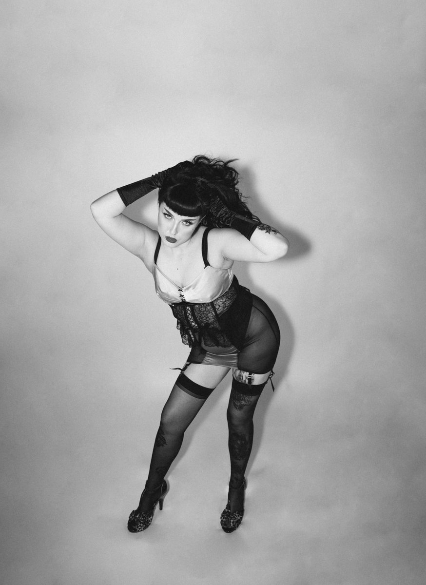 Boojebee's tweet photo. 🖤 https://t.co/jrxGnCKGzp