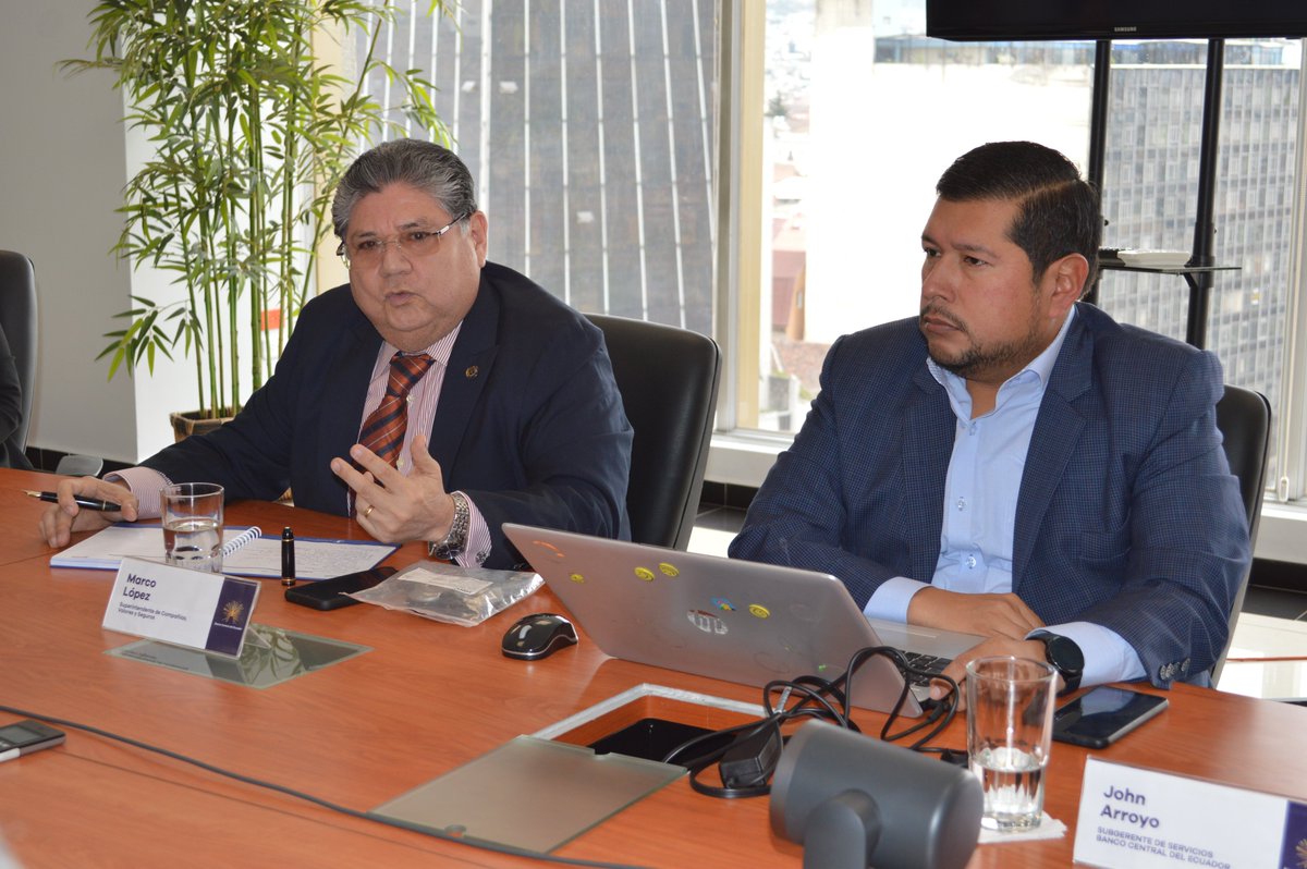 SuperintEC's tweet photo. El @BancoCentral_EC fue la sede donde se desarrollaron diferentes charlas referentes a mercado de capitales, las cuales marcan la hoja de ruta para el fortalecimiento del Sector Financiero en 🇪🇨 https://t.co/BMyJa2KTfF