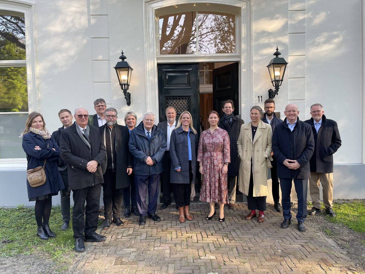 Busy programme with Minister for Senior Citizens @Mettekierkgaard and a large delegation from @aeldresagen, @kommunerne and @FOA_dk.
Looking forward to another day of interesting meetings and hopefully lots of inspiration tomorrow! @DKinNL @BjarneHastrup