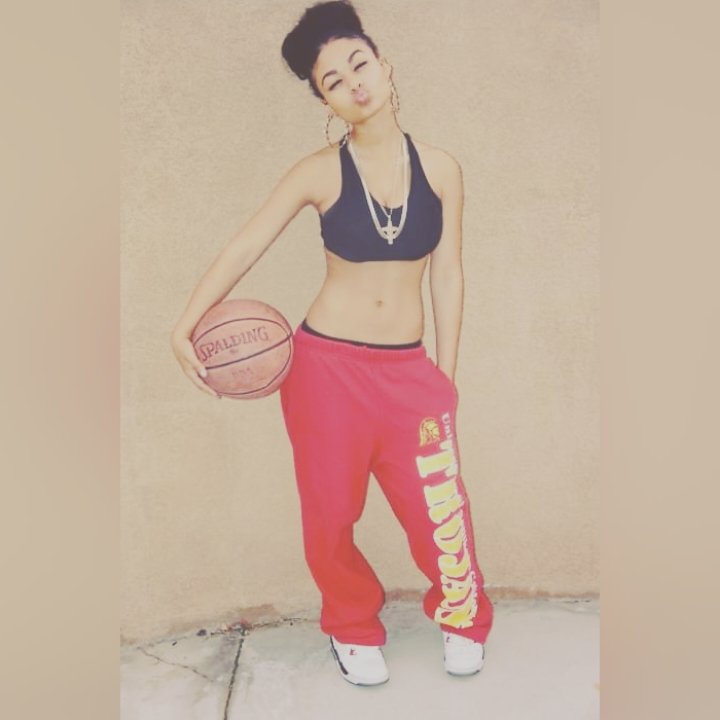 VeronicaANDLon1's tweet photo. What we typically wear when we cheer for the Miami Heat 🔥 https://t.co/pyyJ32JWw5