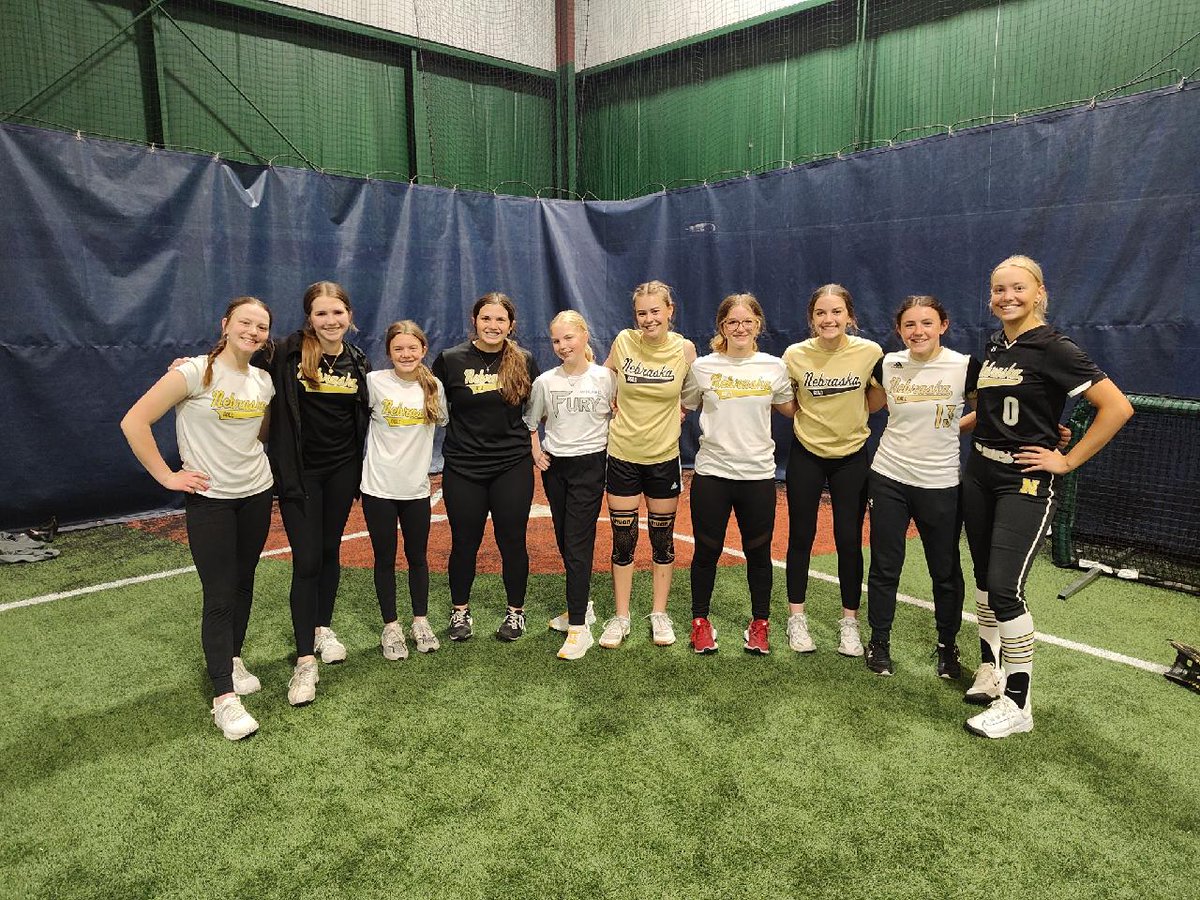 NebraskaGold09s's tweet photo. #TBThursday to last Sunday.  Games cancelled due to weather, so girls quickly switched plans &amp; met up at @MillardUnited indoor for drill work.  Special thanks to @JonesSkarlett of @negold16u for joining.  Shout out to our new friend Olivia who jumped in for a few reps.  #GoldDNA https://t.co/xskY7XEO2V