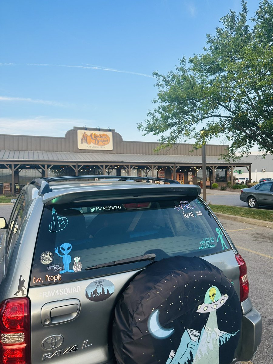 MyAlienUFO's tweet photo. #RAV4 #MyAlienUFO #CrackerBarrel https://t.co/Dat2yBhsfi