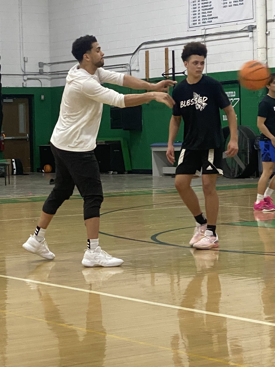 WinfieldMBB's tweet image. Your Generals had a treat tonight with @WeberStateMBB senior guard @Stevenv_jr dropping in to talk with the guys about intentional everyday work and got up and down the court as well with them during open gym.  Excited to see the continued growth in this team. #AlwaysUs 🟢⚪️💯