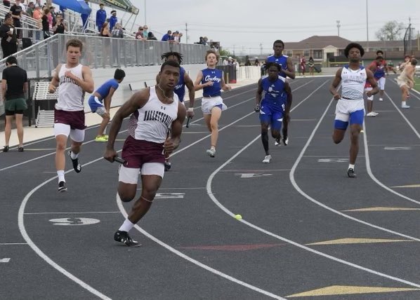 CoachLeviMonty's tweet photo. Hallettsville, Texas, 🇺🇸 

“As iron sharpens iron…” #Family 

@Laynegerke5 @32Dman12 @advosports @mikeforman21 

#PlayMultipleSports #RunTrack #Competition https://t.co/jChRueLrDC