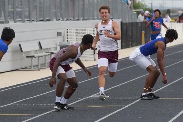 CoachLeviMonty's tweet photo. Hallettsville, Texas, 🇺🇸 

“As iron sharpens iron…” #Family 

@Laynegerke5 @32Dman12 @advosports @mikeforman21 

#PlayMultipleSports #RunTrack #Competition https://t.co/jChRueLrDC
