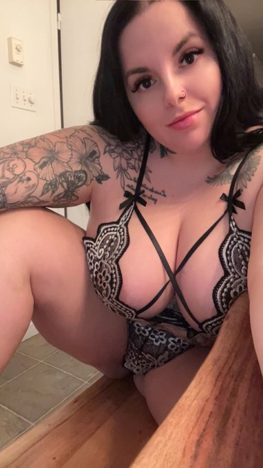 GRATUIT VOICI 3 mois BABE 😍😍  https://t.co/DuX3RsulAV https://t.co/yA59sTuAEW