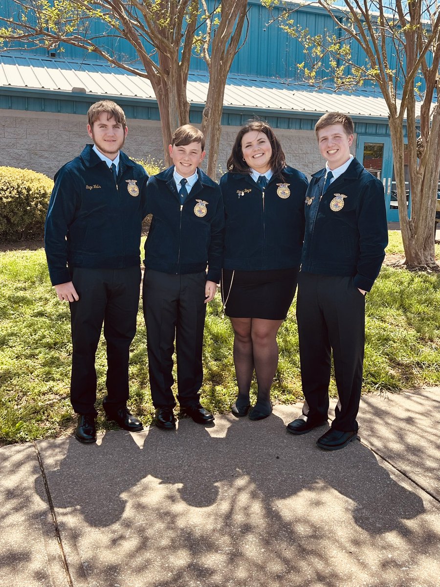 Rockvale_FFA's tweet photo. Today this group competed at Regional Livestock! So proud of them! https://t.co/dPGmRA5VXX