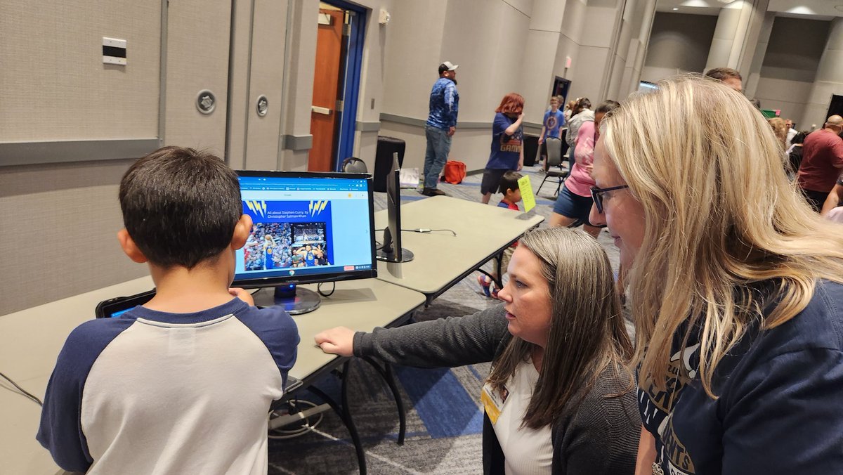 doriedance's tweet image. Kudos to @vanedickinson for allowing her students to have voice and choice in how they present their final product in her 2nd grade LA classroom @KirkElementary.  Her students did a great job! @CyFairEdTech #CfisdSEE #KirkCan #KirkROAR