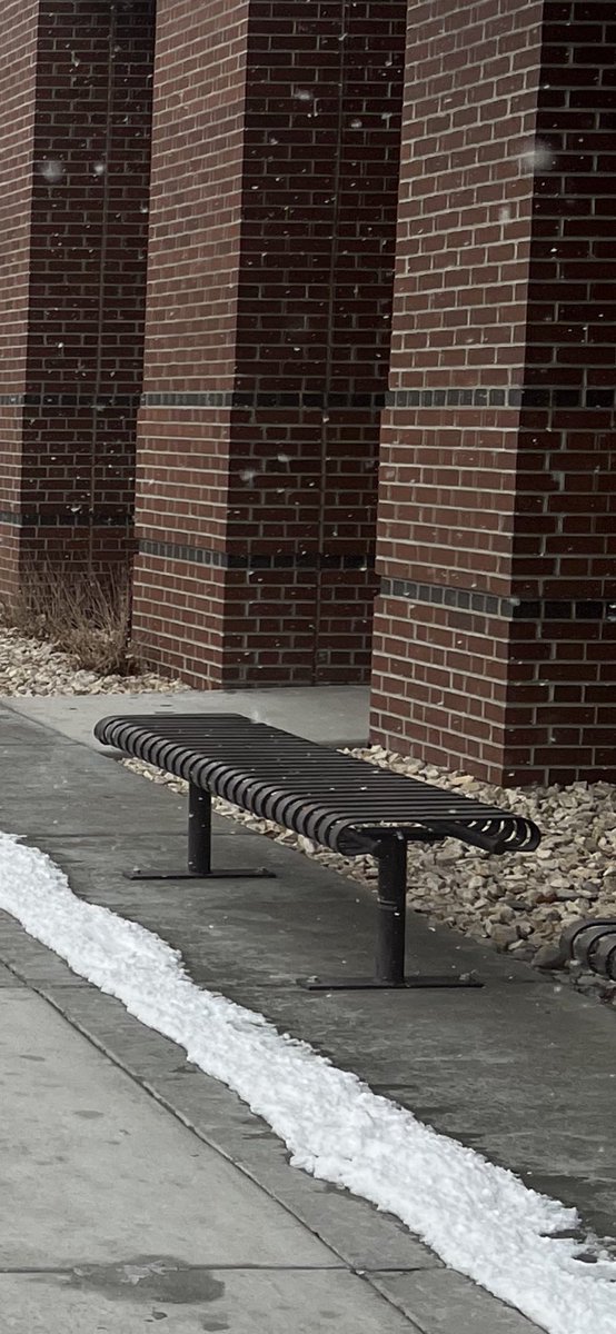 jamesrw244's tweet photo. Here at the university of Nevada, Reno and see this #unpleasantdesign bench which caught my attention while walking by. @alayna_wood92 #rsj108 https://t.co/60HjcJedxP