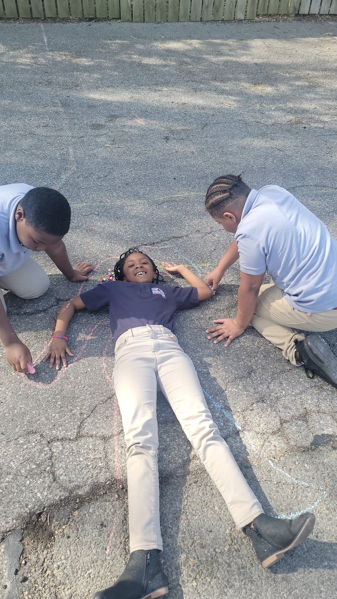HSAColumbusPS's tweet photo. Alphabet countdown to summer...
C day! Draw with chalk! Students had fun playing with chalk during recess today.
#WeAreConcept #HSAPrimary #SummerTime https://t.co/i8KOTGT1Jn