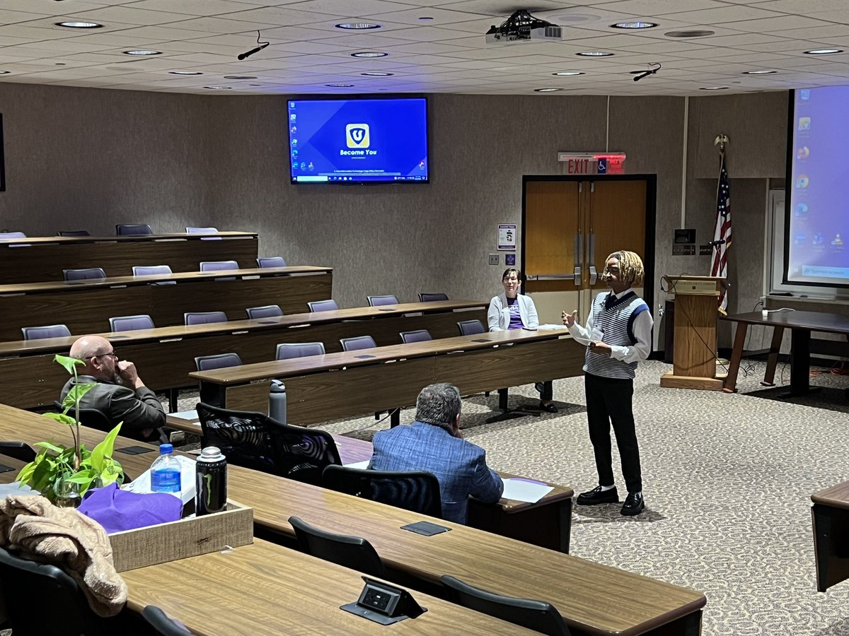 ACC_StudentLife's tweet photo. We are extremely proud of the three students who competed today. They were excellent representative of Allen Community College. All three students received the Finalist ranking and will be receiving $1,500 each from the competition today. @networkkansas  @StartupCats https://t.co/t363CDVqco