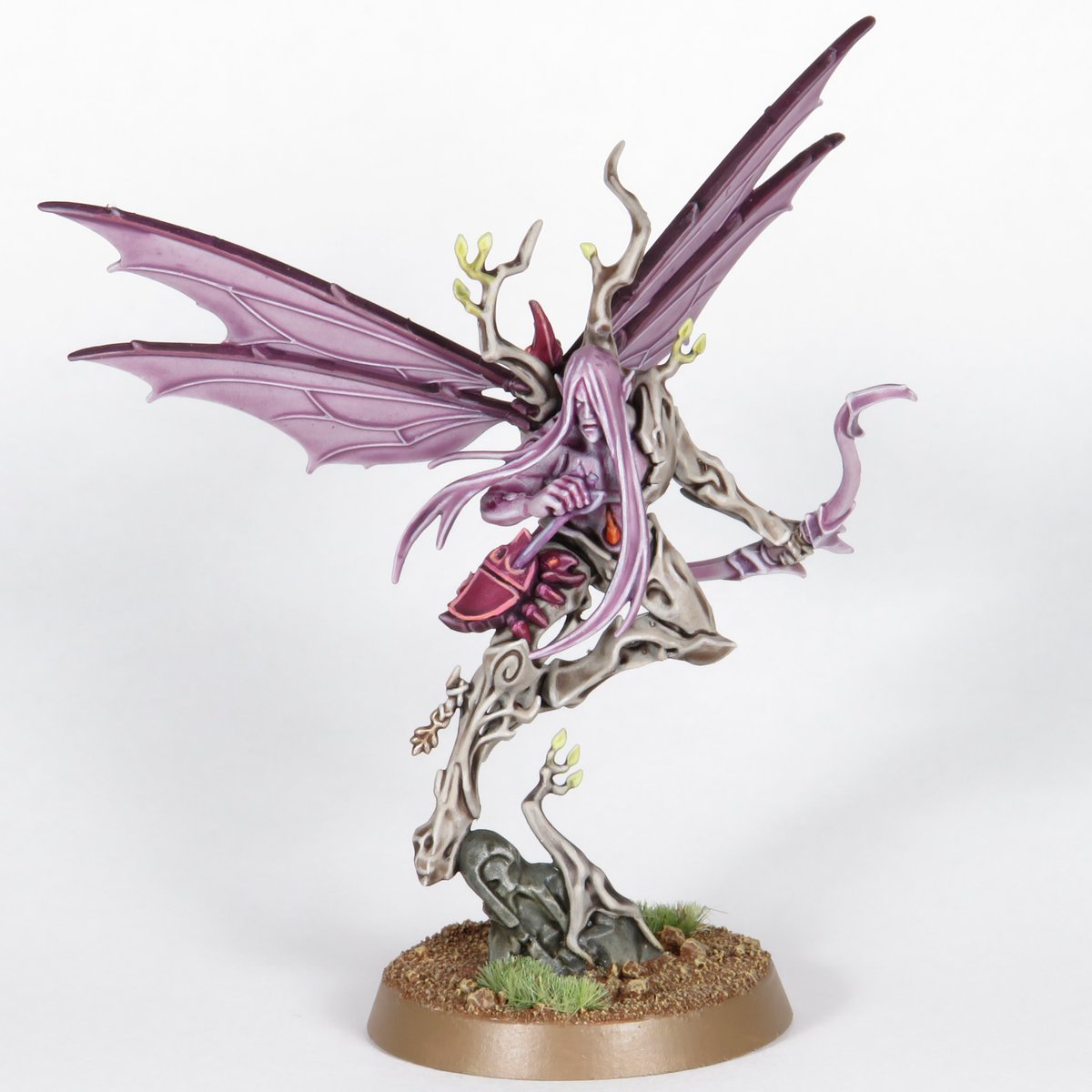 I was up at the hobby desk way too late after working way too late.
So here’s a Gossamid Archer to pay the hobby tax.
#WarhammerCommunity
