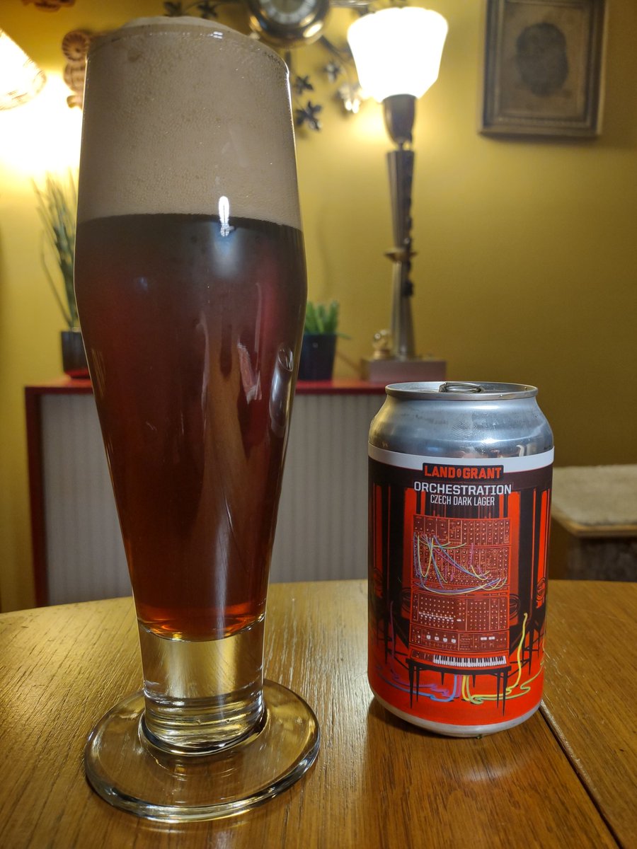 BeerSnobSean's tweet photo. From dark to light and back to dark again with one of my favorite Czech dark lager beers from @LandGrantBeer. #Beer #CraftBeer #OHBeer #Schwartzbier #ProperGlassware #Big10Beer #LagerLover https://t.co/oLVLlrjfca