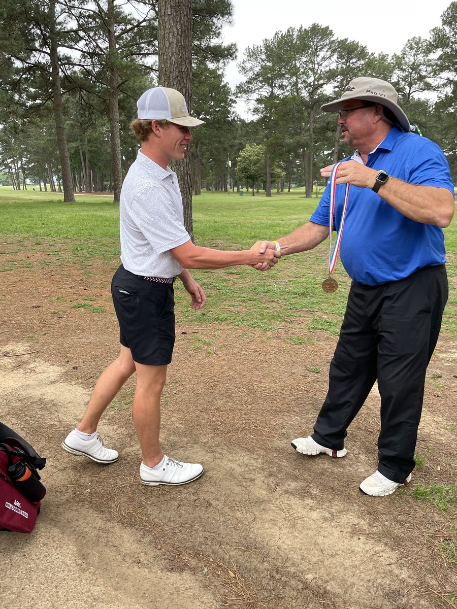 CRUMensGolf's tweet photo. Congratulations to UMHB commit (F’23) Ian Clough of A&amp;M Consolidated on advancing to the state championship today! Advanced through regionals today before the rains came. #GoIan #GoCru! https://t.co/iGxgAnVa0L