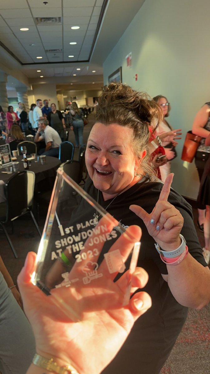 TheBrodyyy's tweet photo. Moms won her first cooking competition🔥🔥🤟🏼🤟🏼 SO PROUD!!! https://t.co/MyICrrJDAK