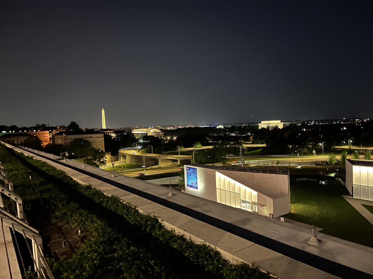 L_Washington12's tweet photo. The Kennedy Center was an incredible place to see Washington DC by night! #sascompass #smslearn https://t.co/a775uYG9bU