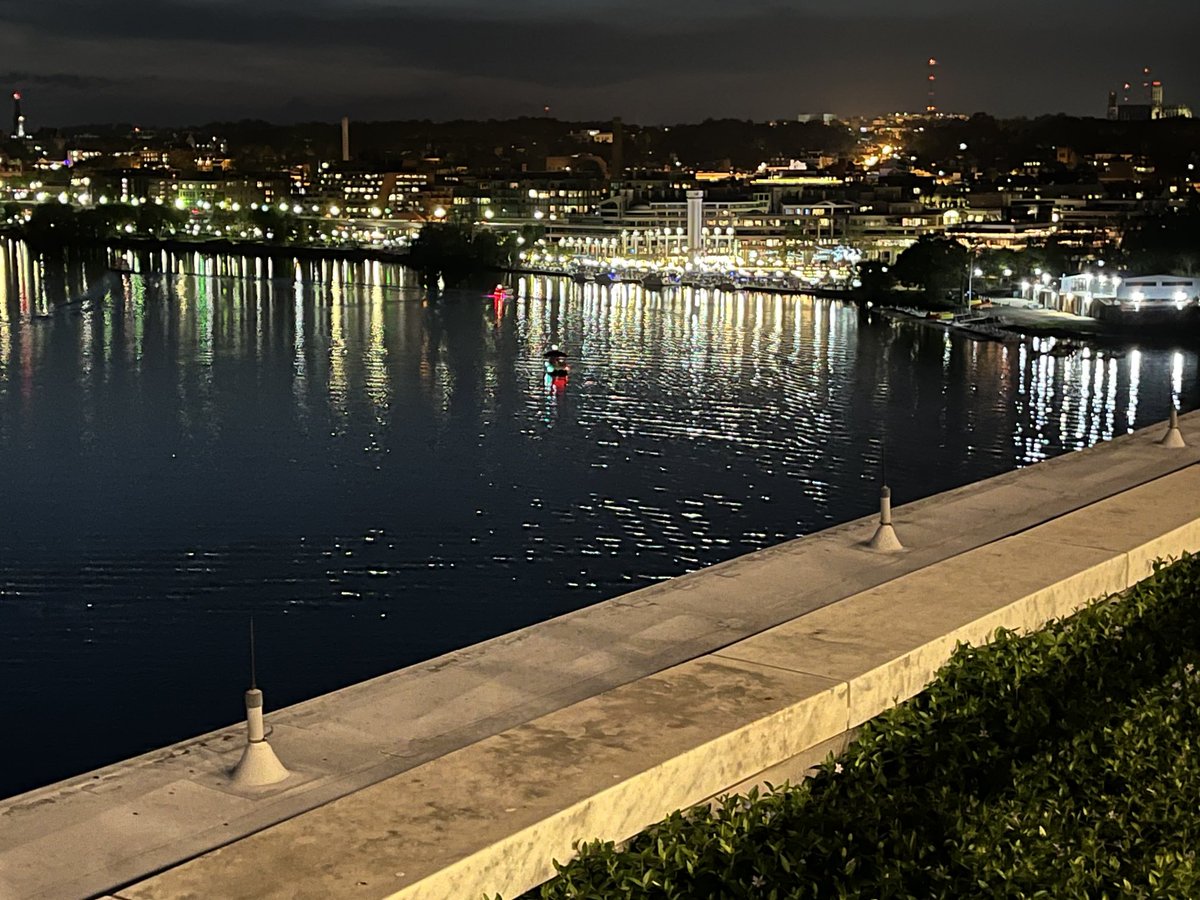 L_Washington12's tweet photo. The Kennedy Center was an incredible place to see Washington DC by night! #sascompass #smslearn https://t.co/a775uYG9bU