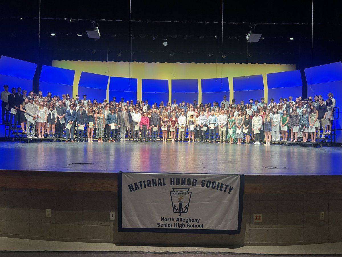 ndirdaSF's tweet photo. This evening we proudly inducted 187 amazing students into our National Honors Society at NASH! These young adults are unbelievable in every way and we are so very proud of them. Special thanks to Mrs. O and Mr. T for the beautiful celebration!

Go Tigers! ✔️🐅 https://t.co/dMeHa7nX89
