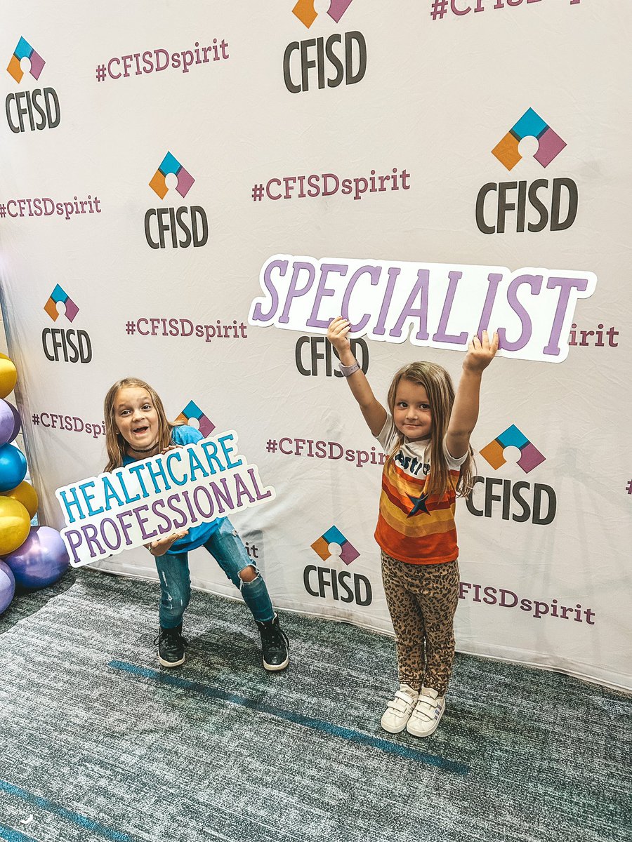 MrsKDuke's tweet photo. My big first grader presented at the CFISD Ed Tech Conference tonight! It was so fun getting to see what all these kids have learned! #matzkeproud #cfisdEdTech https://t.co/R0qvvWbH5L
