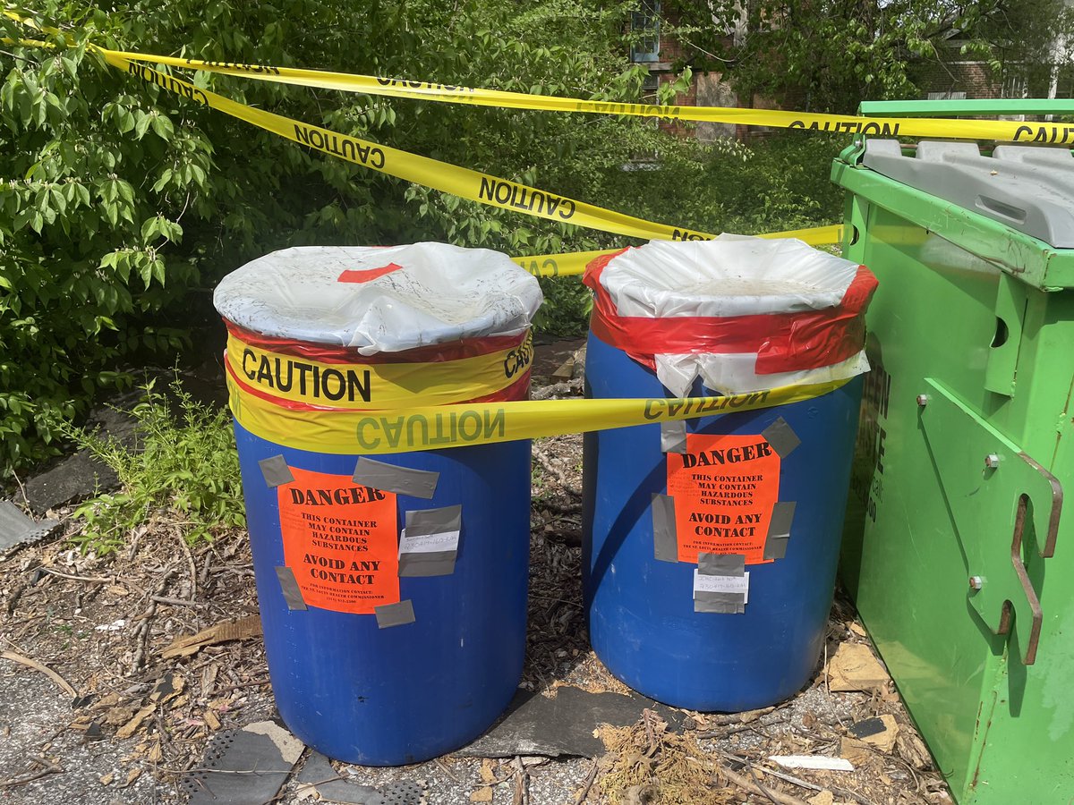 alexiszotos's tweet photo. #OnlyOn4 - These bins were dumped in a North St. Louis alley. The City Health Department came out and added the “danger” signs but neighbors are frustrated that no one has removed them.

We’re digging into the issue tonight at 10:00 on @KMOV https://t.co/QkQmaUC8hp