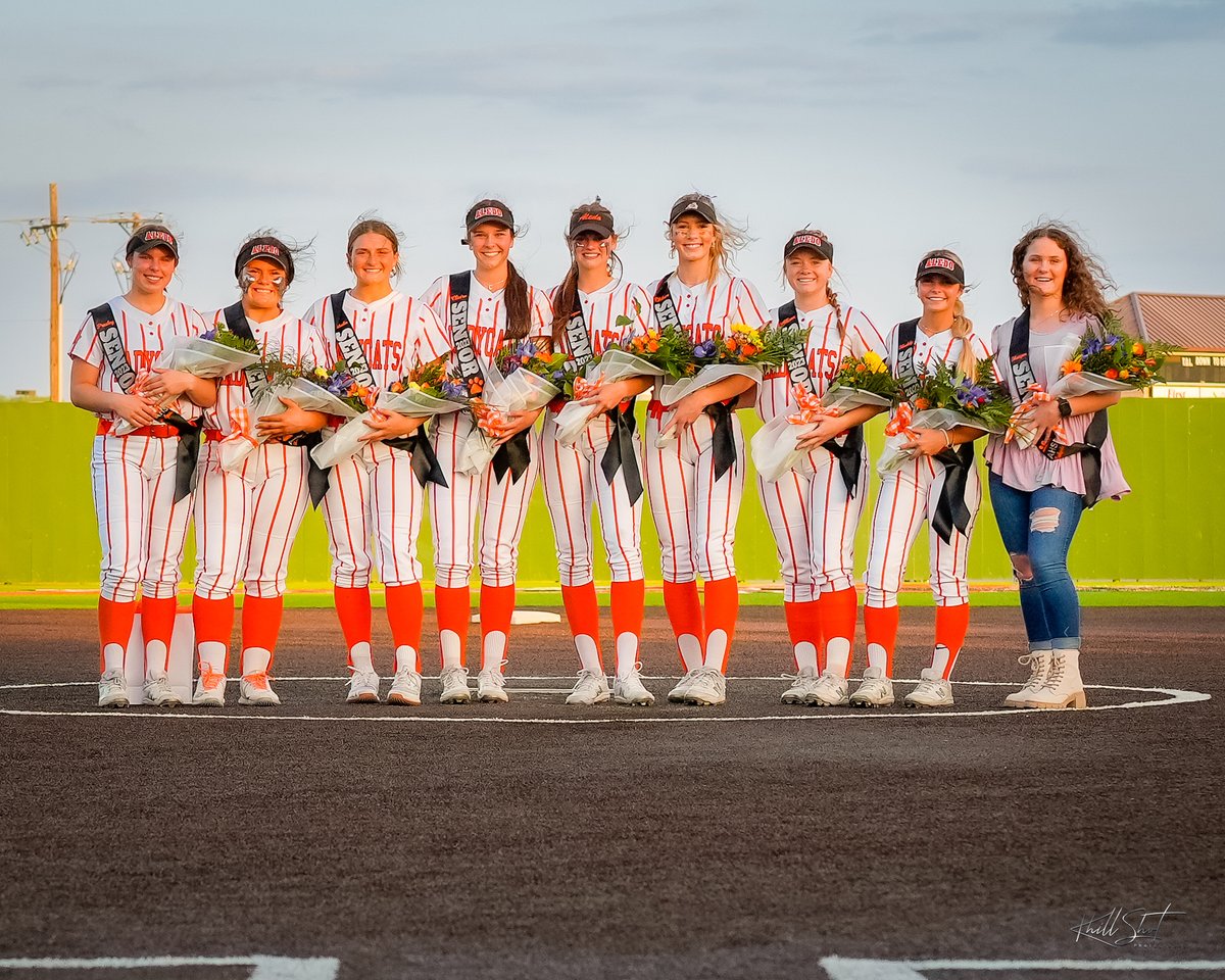 LadycatSoftbal1's tweet photo. We're so lucky to live in this amazing community that LOVES its Ladycats! 🧡🖤 Thank you to everyone who showed up last night to honor this amazing senior class! We are grateful for the impact the #classof2023 has made on our program! #ladycatsoftball #playfortheA 📷: @khill_shot https://t.co/aiDbZs5NUm