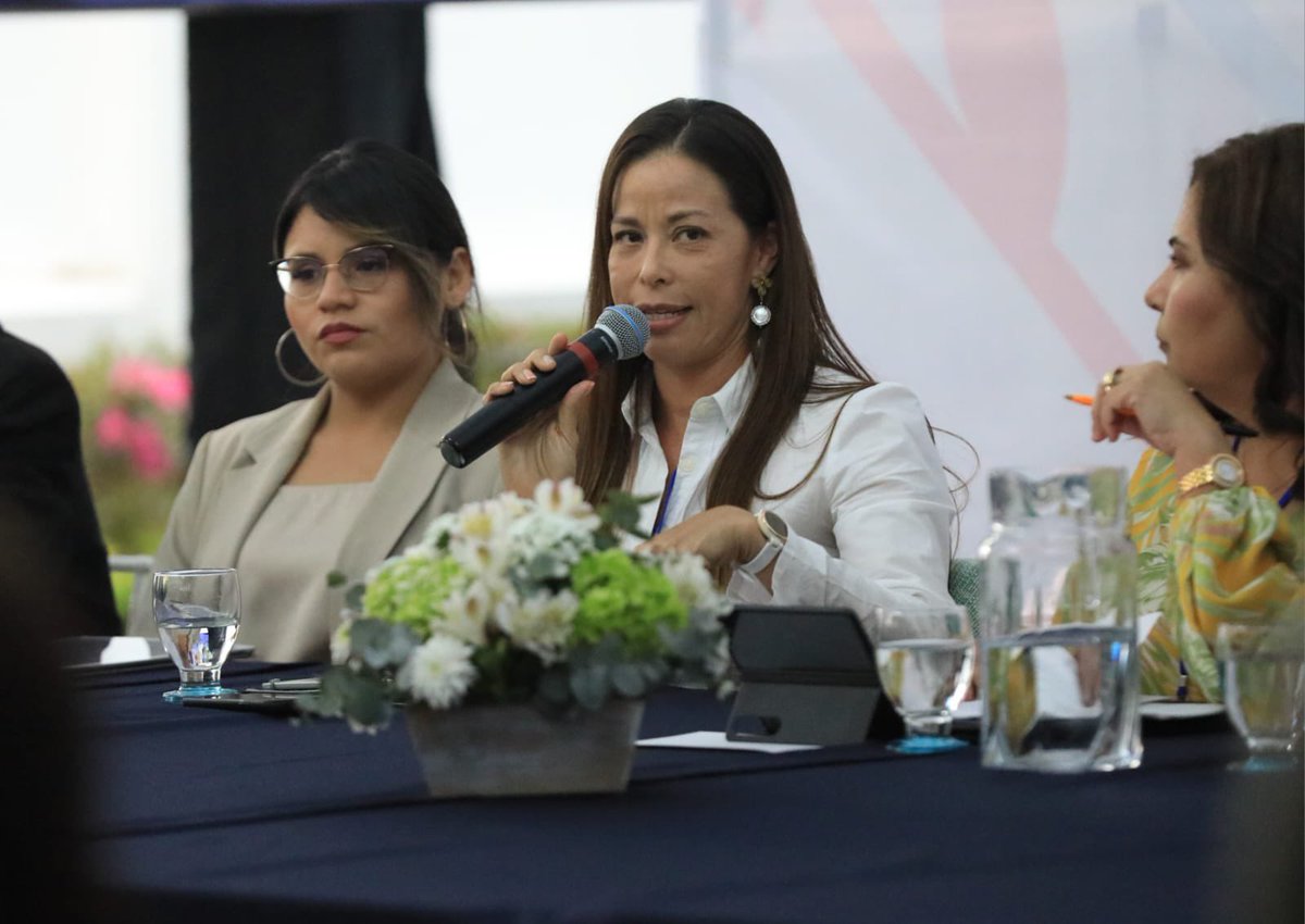 AlianzaMX (@uc_alianzamx) on Twitter photo Se unieron a la conversación expertos como: <a href="/BetyManrique/">Beatriz Manrique💚➕⚙</a>, Josefina Huguette, Armando Barajas, Gabriel Valdez, <a href="/MarisaaOrtizMan/">Marisa Ortiz</a>, Sayda Rodríguez, Pamela Rodríguez, Oscar Vázquez, <a href="/CalEPASecretary/">Secretary Yana Garcia</a>, Ricardo Torres Hernández. Y como moderador: <a href="/JDTaillant/">Jorge Daniel Taillant</a>. Se unieron a la conversación expertos como: <a href="/BetyManrique/">Beatriz Manrique💚➕⚙</a>, Josefina Huguette, Armando Barajas, Gabriel Valdez, <a href="/MarisaaOrtizMan/">Marisa Ortiz</a>, Sayda Rodríguez, Pamela Rodríguez, Oscar Vázquez, <a href="/CalEPASecretary/">Secretary Yana Garcia</a>, Ricardo Torres Hernández. Y como moderador: <a href="/JDTaillant/">Jorge Daniel Taillant</a>.
