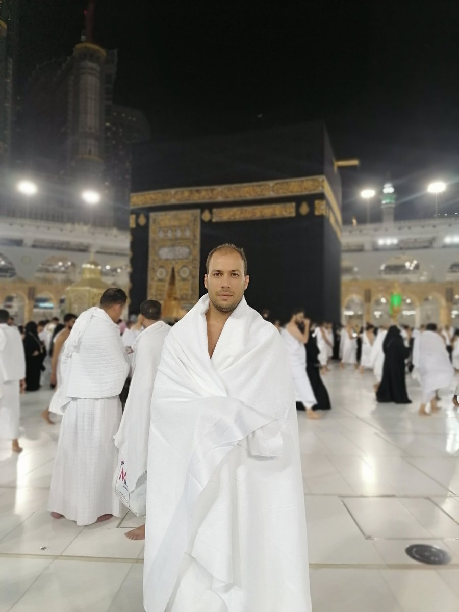 BarhoumiRaed's tweet photo. عيدكم مبروك https://t.co/hyJq4QhNwC
