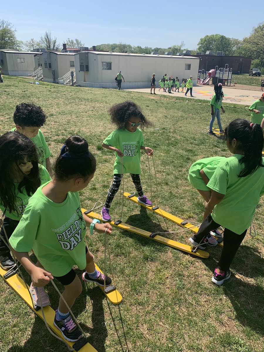 mcubb's tweet photo. Such a great field day! 😎☀️@DumfriesES https://t.co/NsVV1TghVg