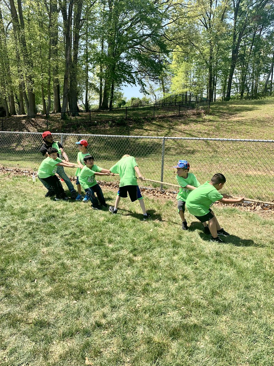 mcubb's tweet photo. Such a great field day! 😎☀️@DumfriesES https://t.co/NsVV1TghVg