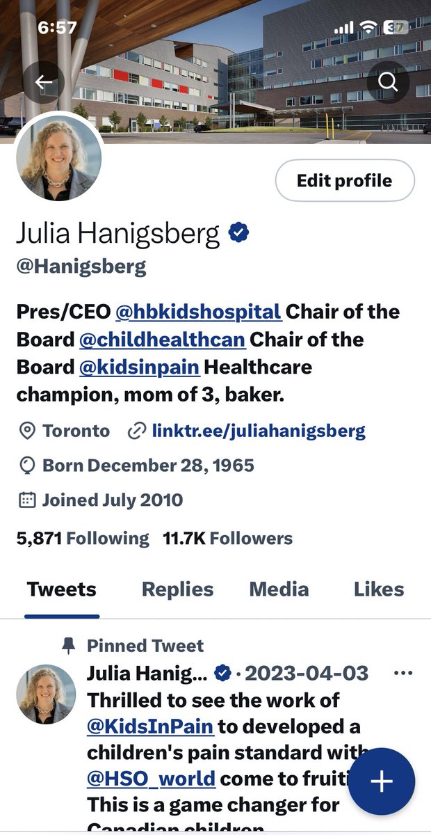 Julia Hanigsberg tweet media