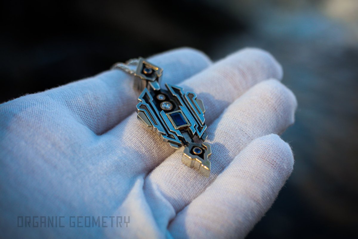 OGflow2pointO's tweet photo. Finally made a new piece of jewelry. Spaceship v.1 🚀 this little guy is available, offering 42.0% off on this one, payment plans are always an option 🛸 https://t.co/EV5ByrlcNm