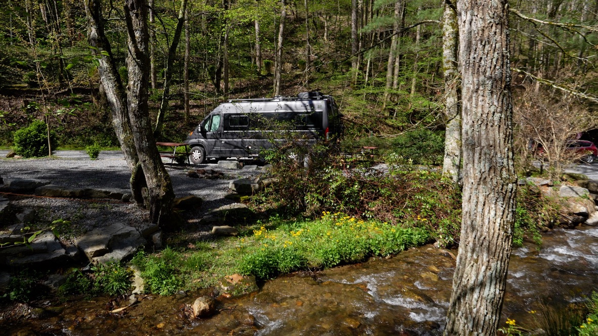 FridaysForever1's tweet photo. A camping trip to Moonshine Creek. #fridaysforever #yooutube #rvlife #vanlife #campfires https://t.co/hPSTeSH9Fg