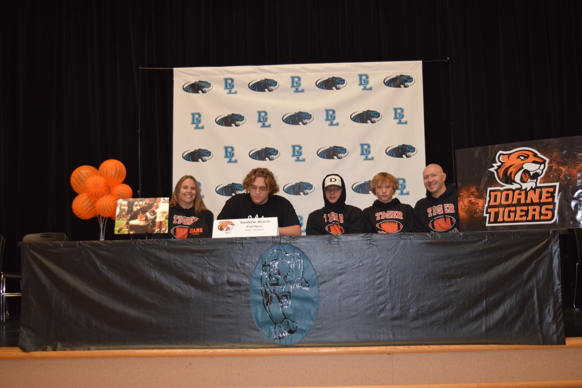 Made it official! #GoTigers 
<a href="/FaipeaAvaava/">AEP ATHLETICS (Coach Ava)</a> <a href="/coachTuiAvaava/">Coach Tui Avaava</a> <a href="/DoaneFootball/">DoaneFootball</a> <a href="/bear7865/">John Reeves</a>