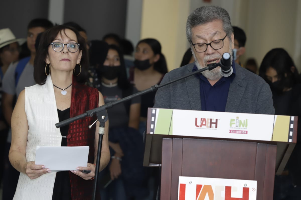 UAEH_OFICIAL's tweet photo. Se realizó la Inauguración de la exposición Los Claroscuros del Color y la Palabra, presentada por Alejandra Atala, Rodrigo Moya y Carlos Maciel "Kijano", te invitamos a visitar esta exposición en el #CEVIDE así como no perderte ninguna de las actividades del @finimx
#FINIXII https://t.co/7NJmKQDJzw