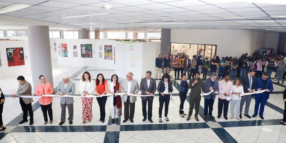 finimx's tweet photo. Se realizó la Inauguración de la exposición Los Claroscuros del Color y la Palabra, presentada por Alejandra Atala, Rodrigo Moya y Carlos Maciel "Kijano", te invitamos a visitar esta exposición en el #CEVIDE así como no perderte ninguna de las actividades del #FINIXII #FINI2023 https://t.co/QXKSocB8yu