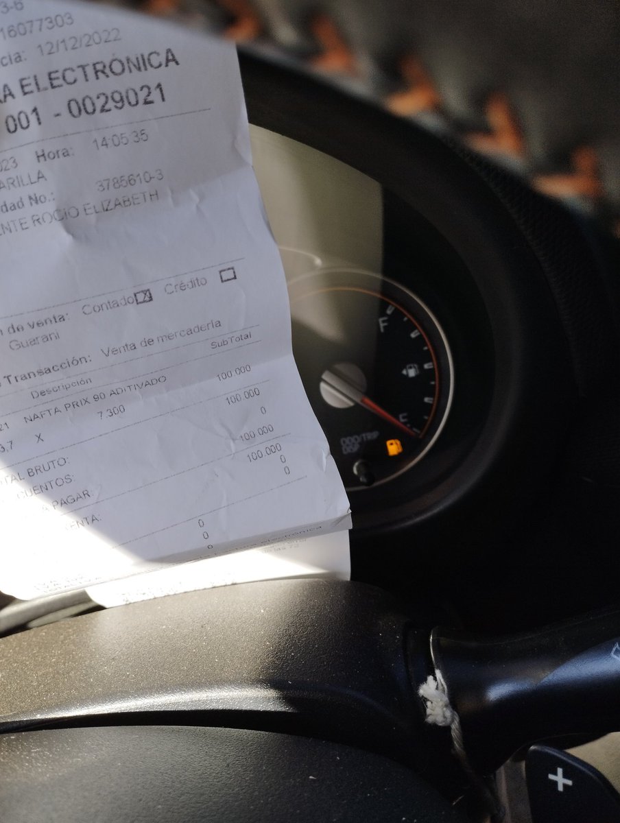 Abro hilo de como fui estafada en la <a href="/EESSPetrobrasPy/">Estaciones Petrobras Paraguay</a> Jockey Club... RT para que a nadie más le pase esto. Es demasiado injusto😭