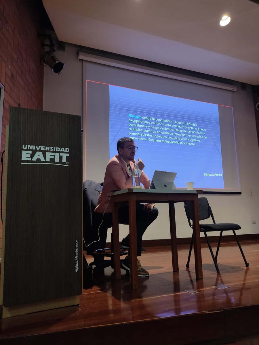 ComPolEAFIT's tweet photo. ¡Tenemos una visita muy especial en la maestría en comunicación política de @EAFIT! 🎓 ¡El profesor Mario Riorda nos está acompañando y compartiendo su sabiduría en comunicación y resolución de crisis! 📚 #ComunicaciónPolítica #EAFIT #MarioRiorda #AprendiendoDeLosMejores https://t.co/7q8CN3NFrr