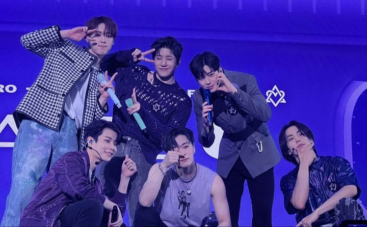 astro_ddoca_'s tweet photo. sending virtual hugs to everyone 🤍 https://t.co/bAvtjvLnUP