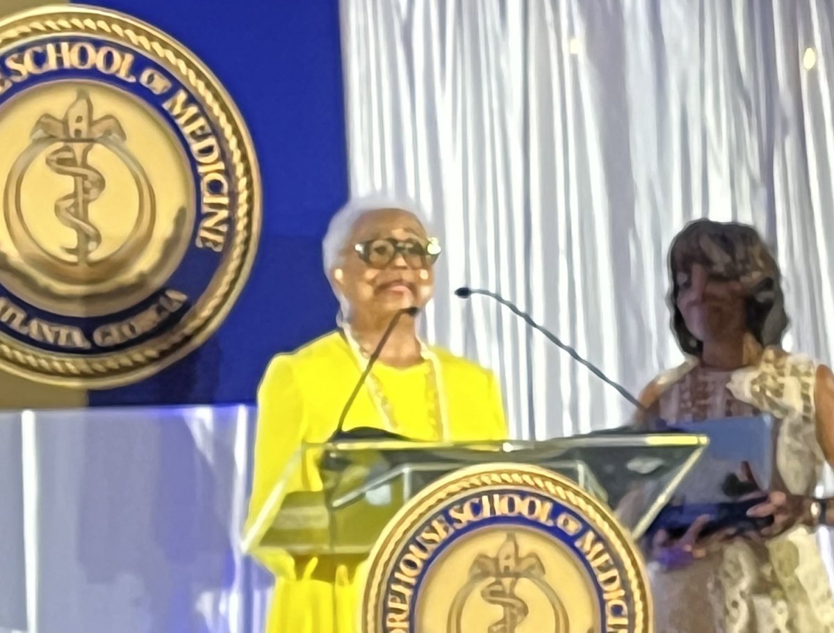 Mrs. Billye Suber Aaron accepting the Louis Brown Vanguard Award from ⁦<a href="/MSMEDU/">Morehouse School of Medicine</a>⁩