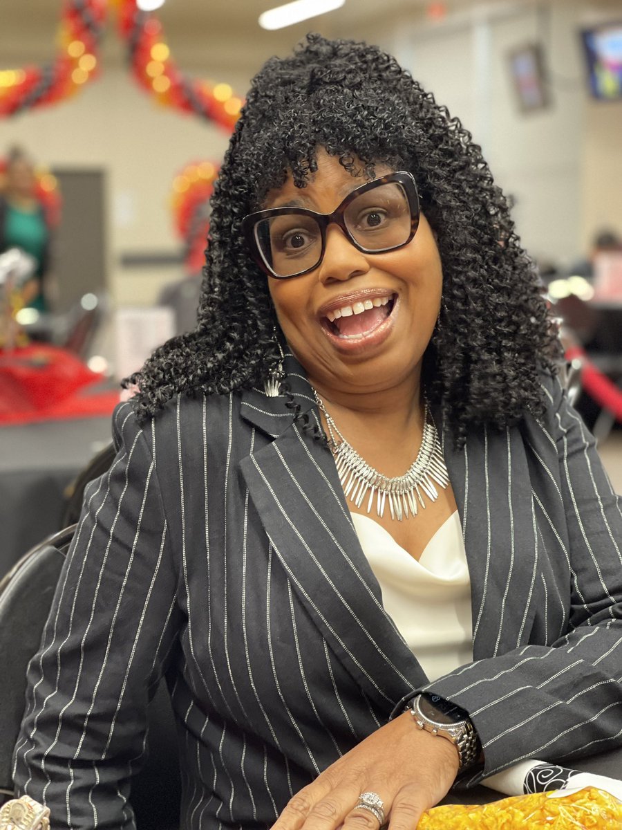 ShantaMackey1's tweet photo. I’m extremely proud of @Dbeecham00 and @TerriHarrisPFL!!I’m even more honored to have been chosen to not only work with them but to also get to know them. Keep empowering others ❤️🤘🏽 @EdLeaderHK @plummer_strong https://t.co/EumZV2AKbZ