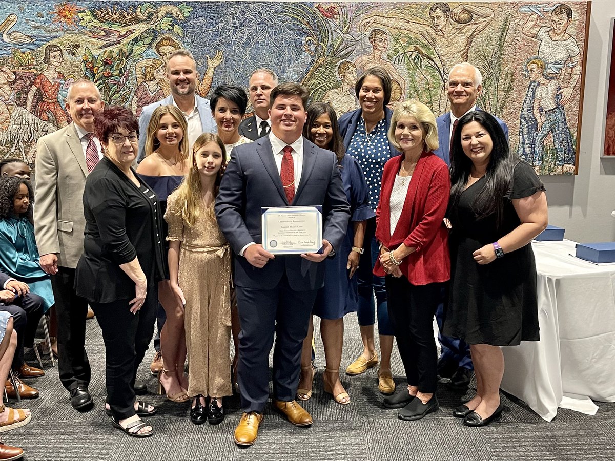 laperouselang's tweet photo. Louisiana State Student of the Year representing Region 8  #ToGodBeTheGlory #classof2023
#5Afootball #statechampionpwerlifter
#starofthestars 
#FCA #trackandfield #jazzband #childofGod #hardcorebarbell 
#DukeUniversity #LATechavation. #AGiftFromGod #CHS #greatdaytobeawildcat 
♥️ https://t.co/LtgENJgqok