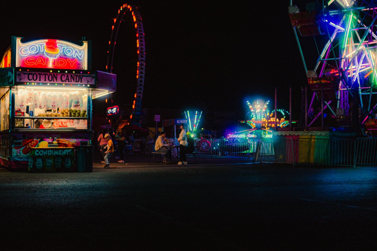 BlkShaggy's tweet photo. Let’s go to the carinval.
#photography #nightphotography #streetphotography #vegasphotographer #blackphotograhper #sincityphotographer #streetphotograper #nikond5600 #photographer #vegas #lightroom #lightroomedits #supportphotographers #supportanartist #freelancephotographer https://t.co/8CTL1yEsJR