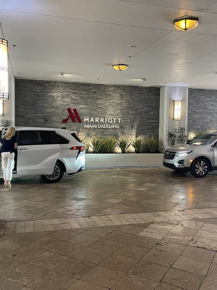 nocontextmiami's tweet photo. From today taxlien real estate conference π‘ π π° π΅ #dadeland #miami https://t.co/jju52UoAyg