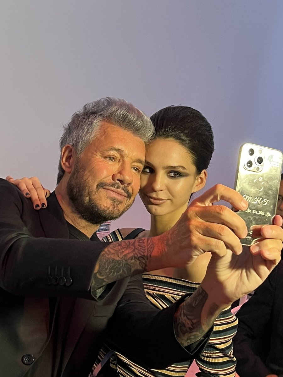 Desfile de <a href="/fabianzitta/">fabian zitta</a>  en <a href="/designers_ba/">DesignersBA</a> desde el <a href="/FaenaArtsCenter/">Faena Arts Center</a> <a href="/cuervotinelli/">marcelo tinelli</a> junto a Juani luego de terminar el desfile!
By <a href="/guillermoazarok/">Guillermo Azar</a> <a href="/PatoZugievich/">Patricia Zugievich</a>