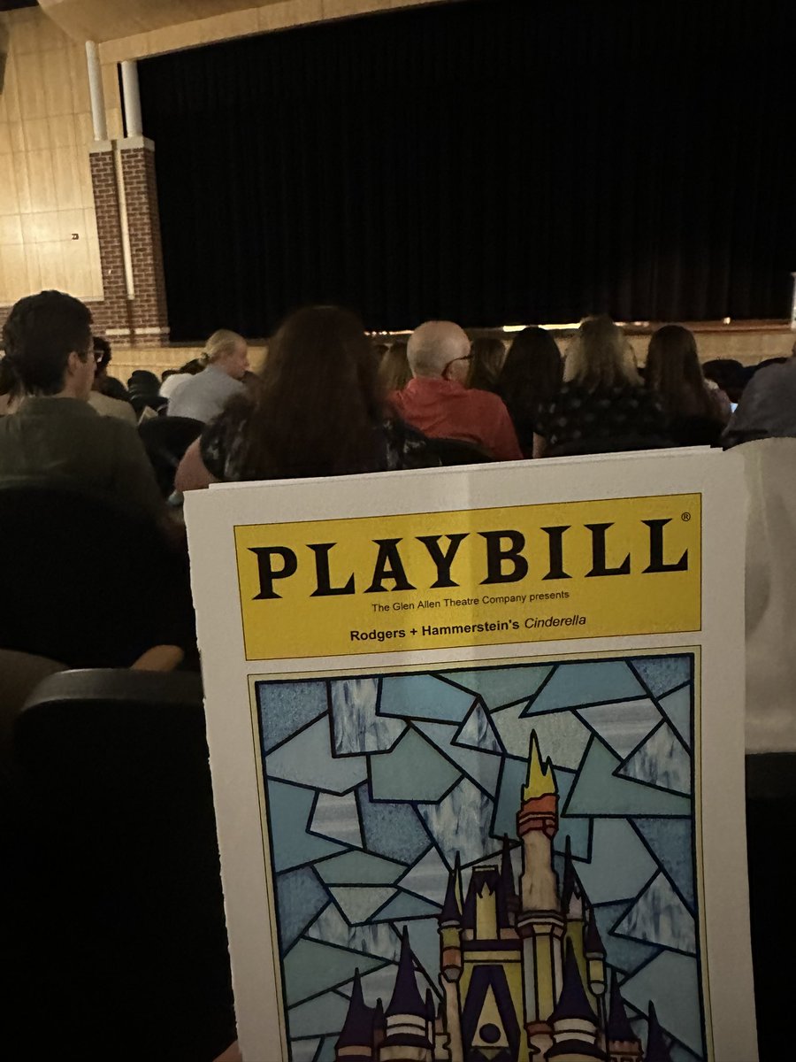 ScVanValkenburg's tweet image. The @GAHS_Official musical was 🔥🔥🔥 tonight. Great performances from the students. Check it out tomorrow or Saturday!