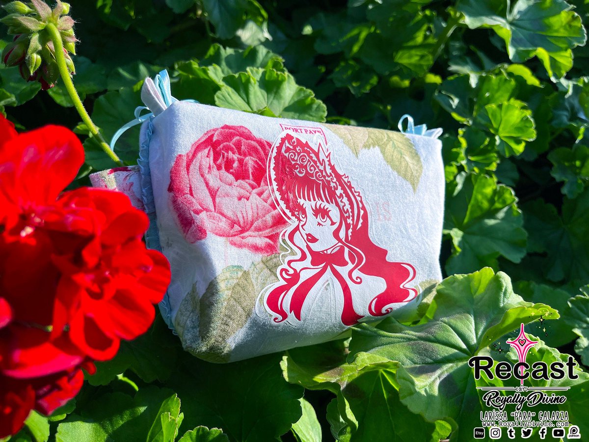Excited to share the latest addition to my #etsy shop: Rose Bonnet Zipper Bag etsy.me/40nMBnz #blue #red #angelicpara #royallydivine #zipperbag #cosmeticbag #pencilbag #travelbag #artsupplybag
